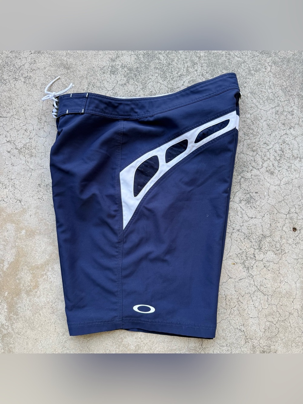 Vintage Y2K OAKLEY Board Shorts Swim Trunks Blue White Size 38 - Picture 9 of 10
